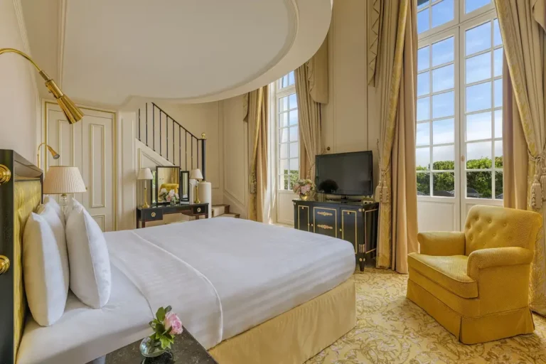Shangri-La Paris