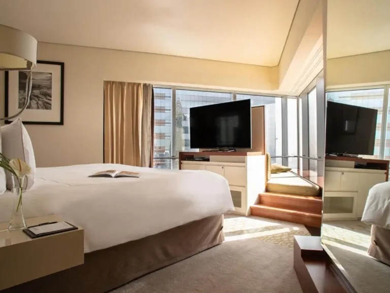 Jumeirah Emirates Towers Dubai
