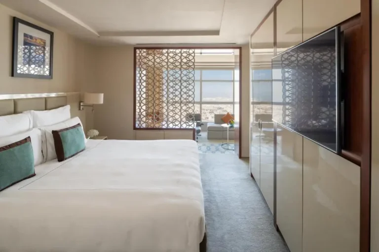 Jumeirah Emirates Towers Dubai