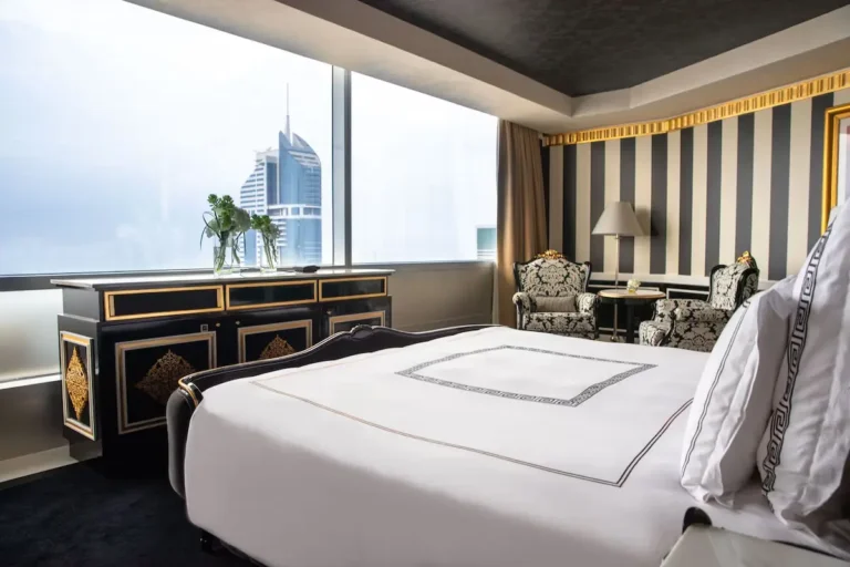 Jumeirah Emirates Towers Dubai